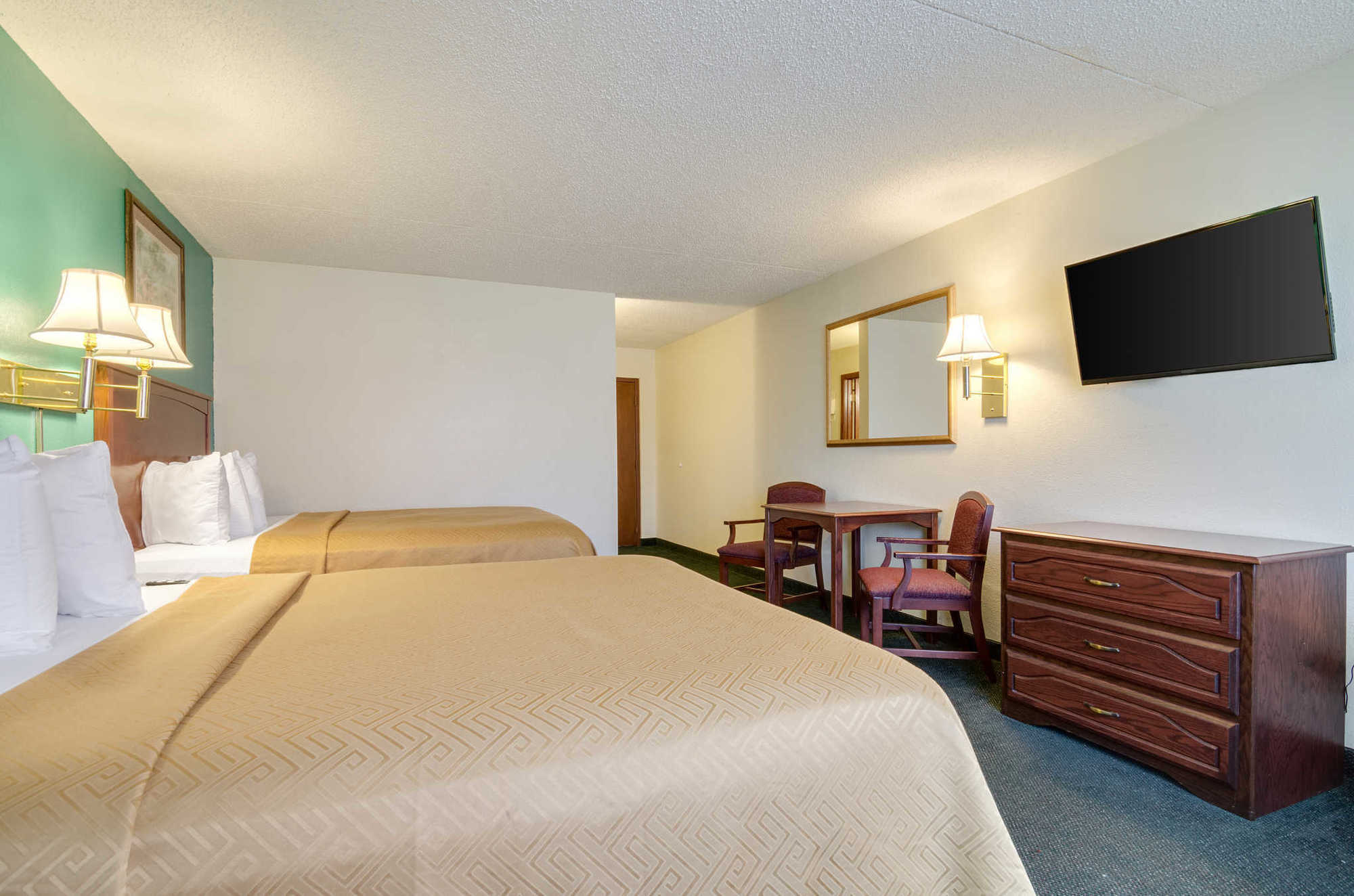 Americas Best Value Inn Salina Szoba fotó